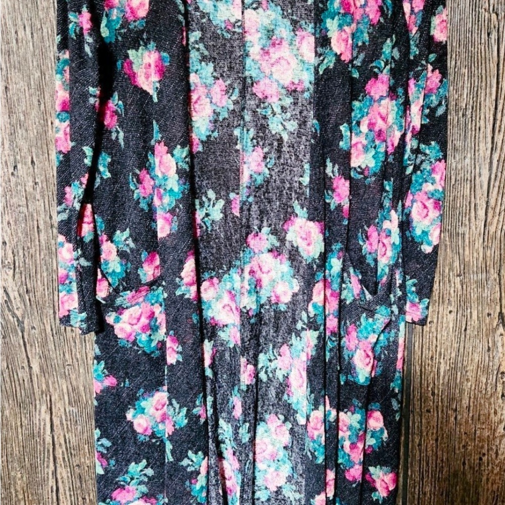 Vibrant HTF LuLaRoe Floral Sarah